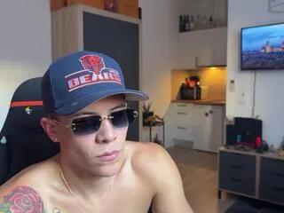 Freechat duncan_collins on Flirt4Free