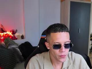 Freechat duncan_collins on Flirt4Free