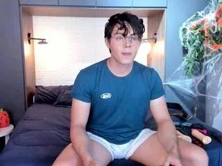 Offline dyllan_cooper on Flirt4Free