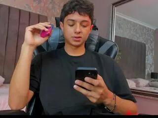 ethan_lowell on Flirt4Free