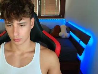 Freechat jamie_chu on Flirt4Free