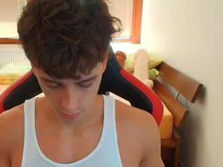 Freechat jamie_chu on Flirt4Free