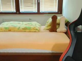 Freechat jamie_chu on Flirt4Free