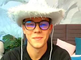 Offline johnny_october on Flirt4Free