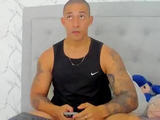 Freechat luigi_ferrara on Flirt4Free