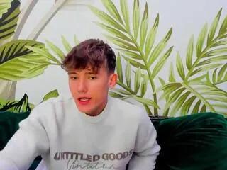 Offline matthew_bieber on Flirt4Free