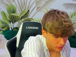 Offline matthew_bieber on Flirt4Free