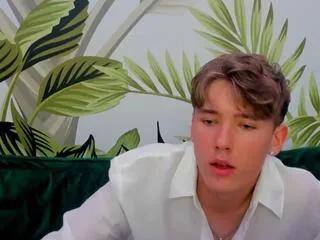 Offline matthew_bieber on Flirt4Free
