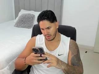 Freechat owen_pierces on Flirt4Free