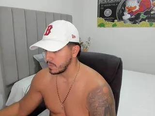 Freechat owen_pierces on Flirt4Free
