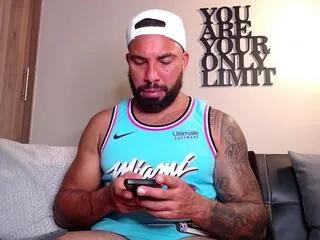Offline romano_muscle on Flirt4Free