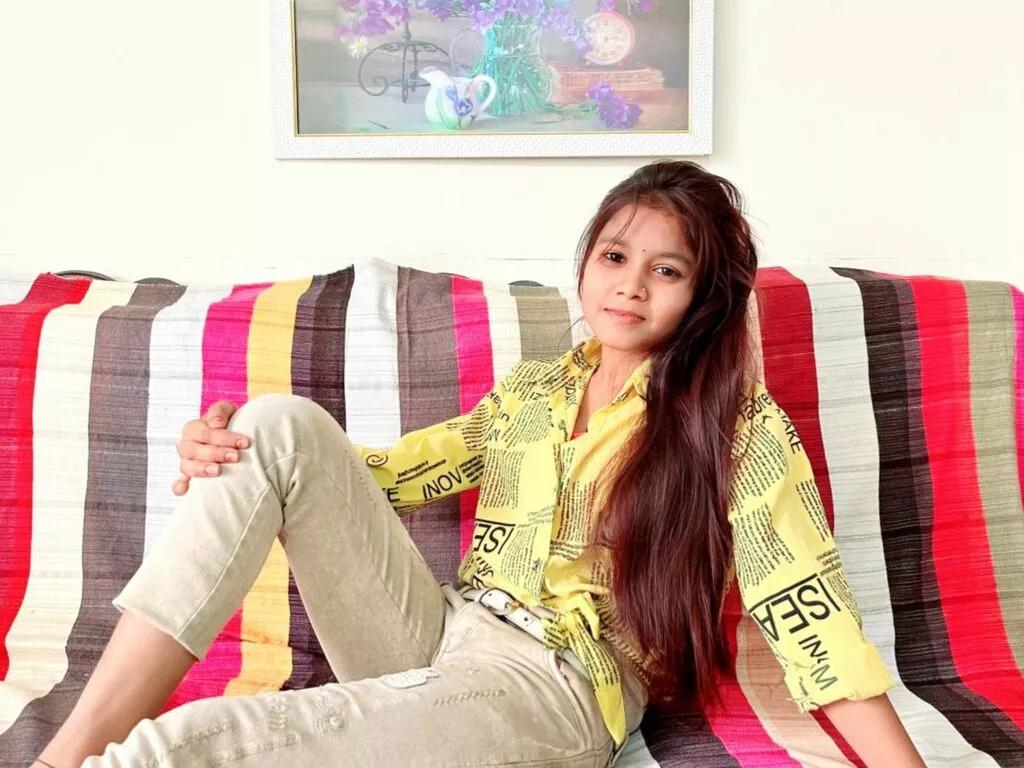 Offline AdrianaReyez on LiveJasmin