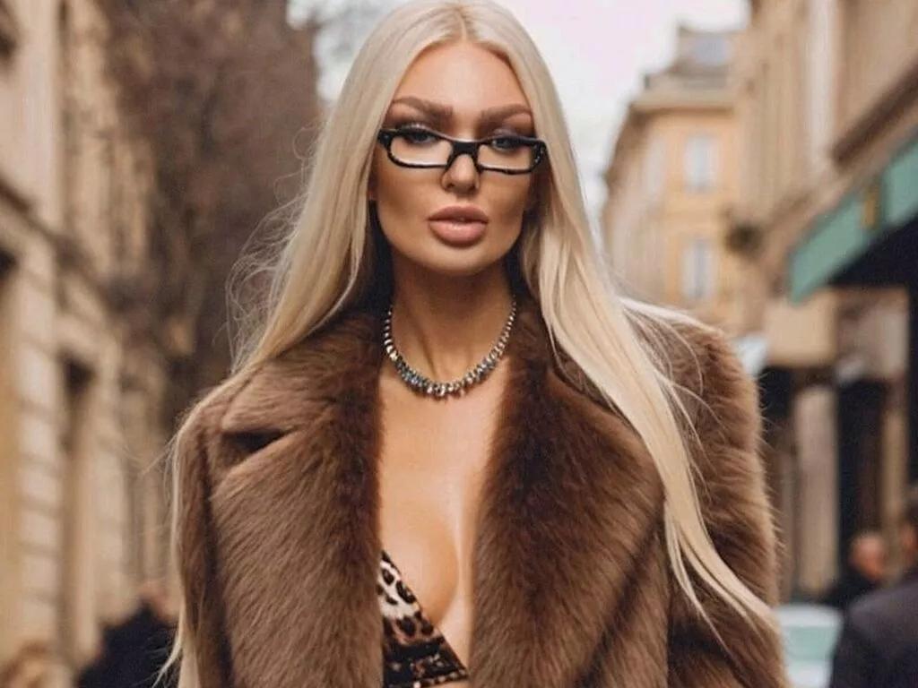 Offline AlexaBesten on LiveJasmin