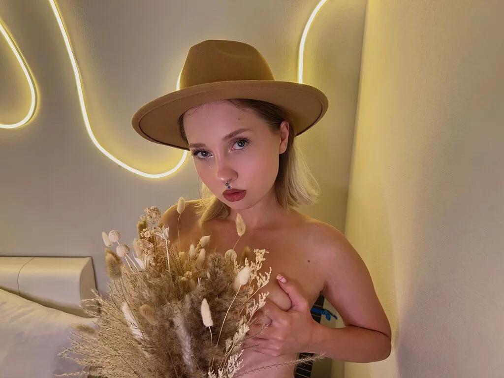 Offline CandiceKingz on LiveJasmin