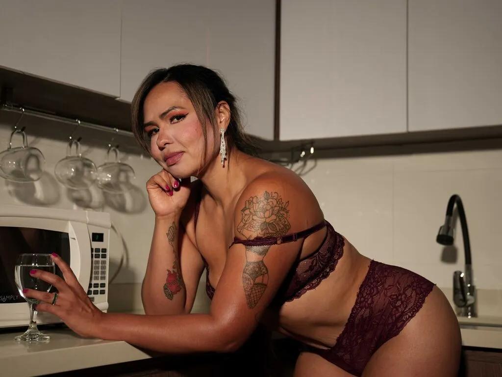 Offline HelenaSantamaria on LiveJasmin