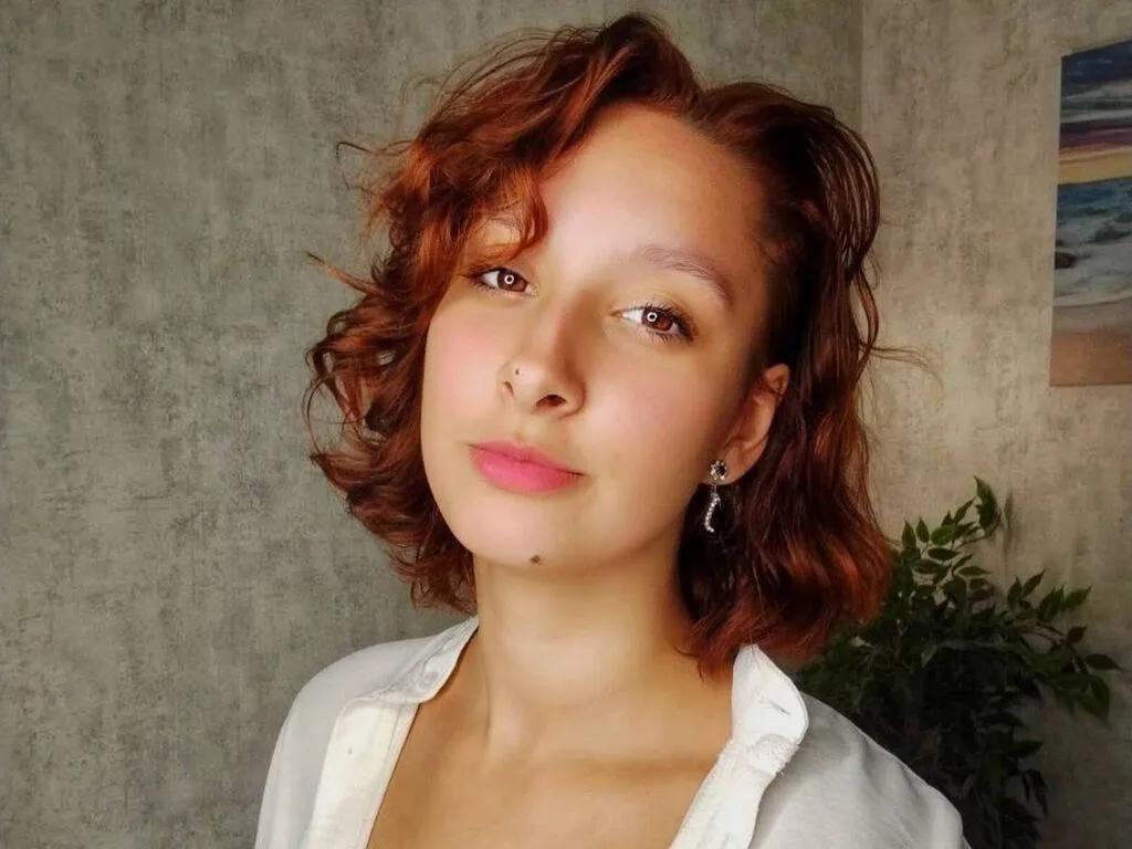 Offline LylianRose on LiveJasmin