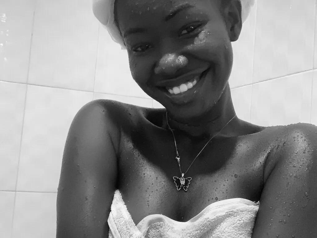 Offline MonaReign on LiveJasmin