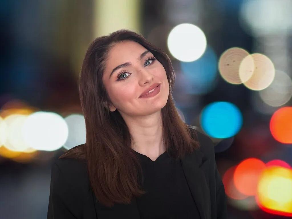 Offline TarraJennrich on LiveJasmin