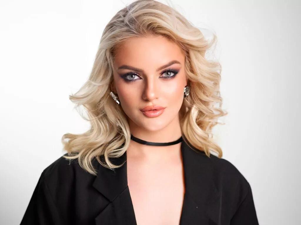 Offline ViviennePower on LiveJasmin