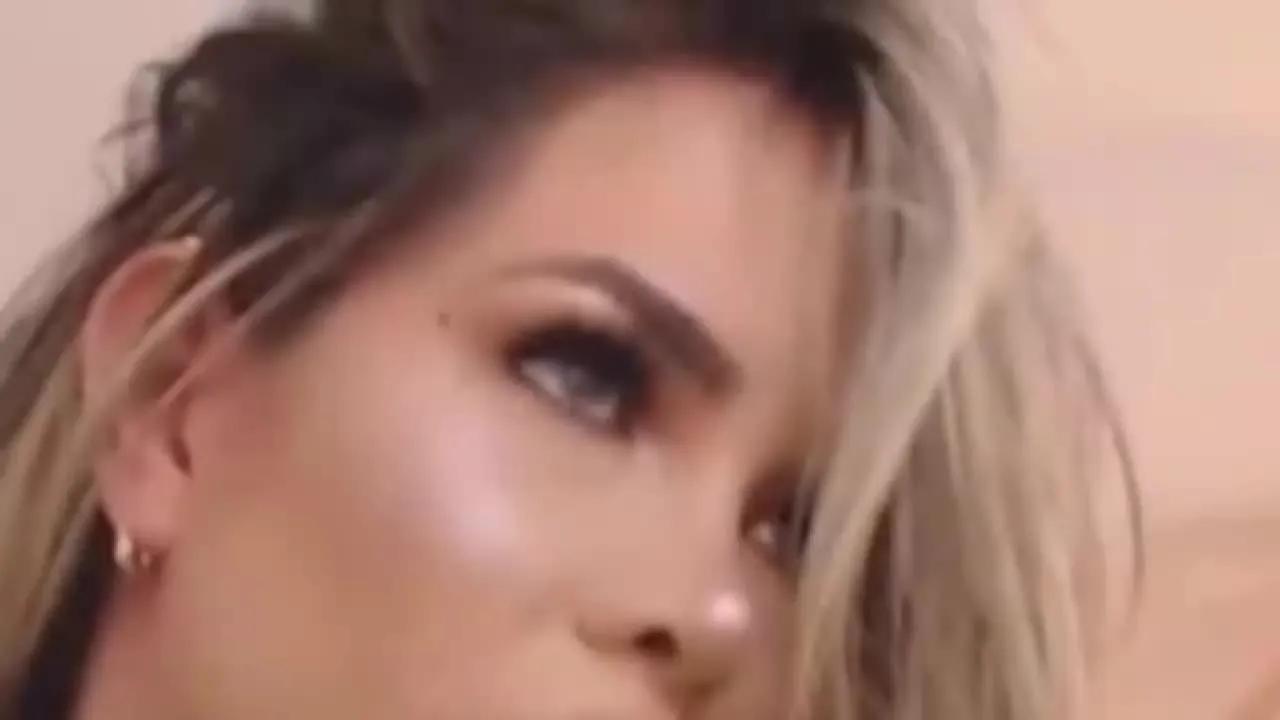 ameliafoxTS on Streamray