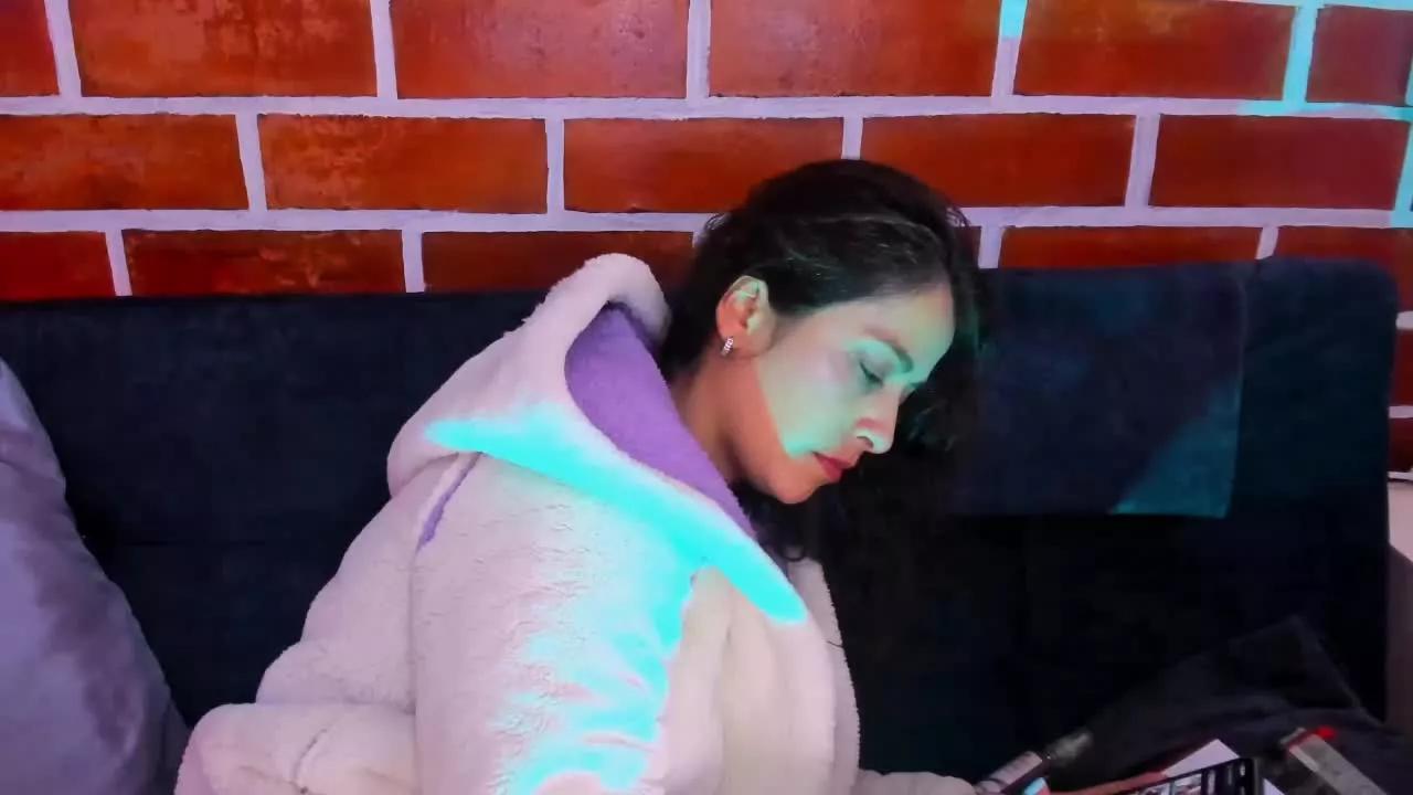 Offline AprilEvaans_26 on Streamray