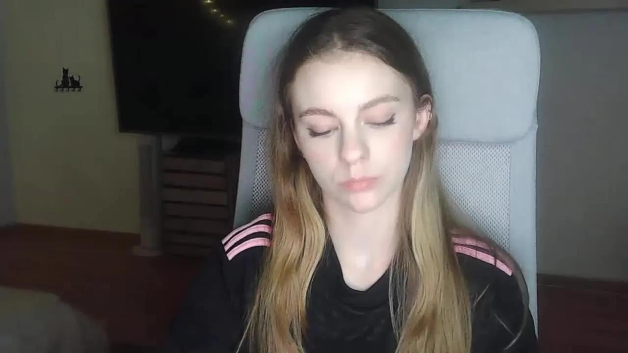 Offline AriaFlirt on Streamray