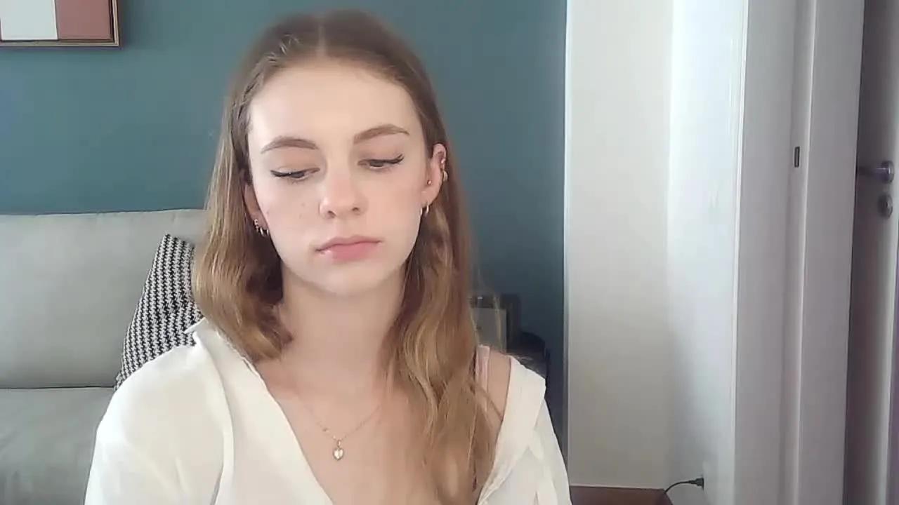 Offline AriaFlirt on Streamray