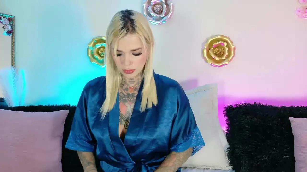 Offline CattleyaHarlow on Streamray