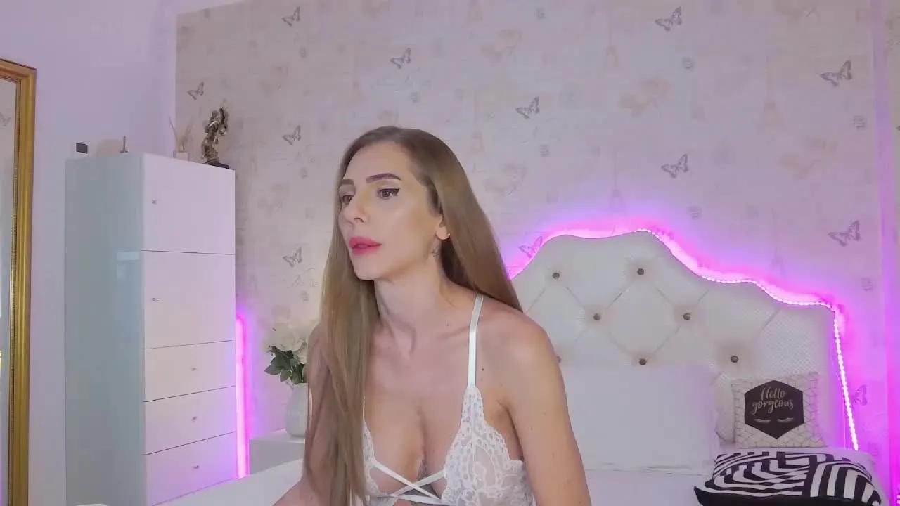 EtherealBlonde on Streamray 