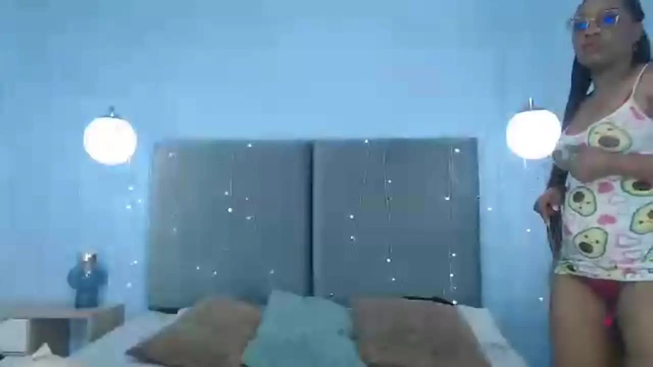 Offline NatashaSilver on Streamray