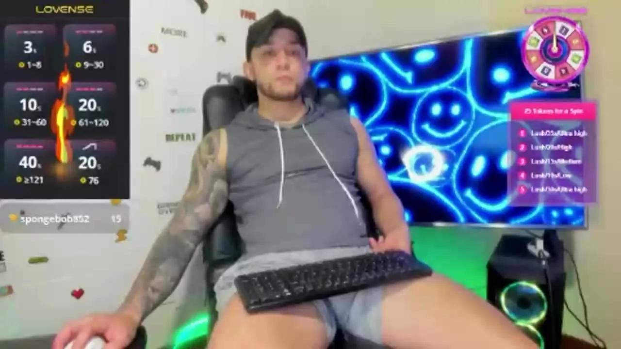 roomnolimitss on Streamray 
