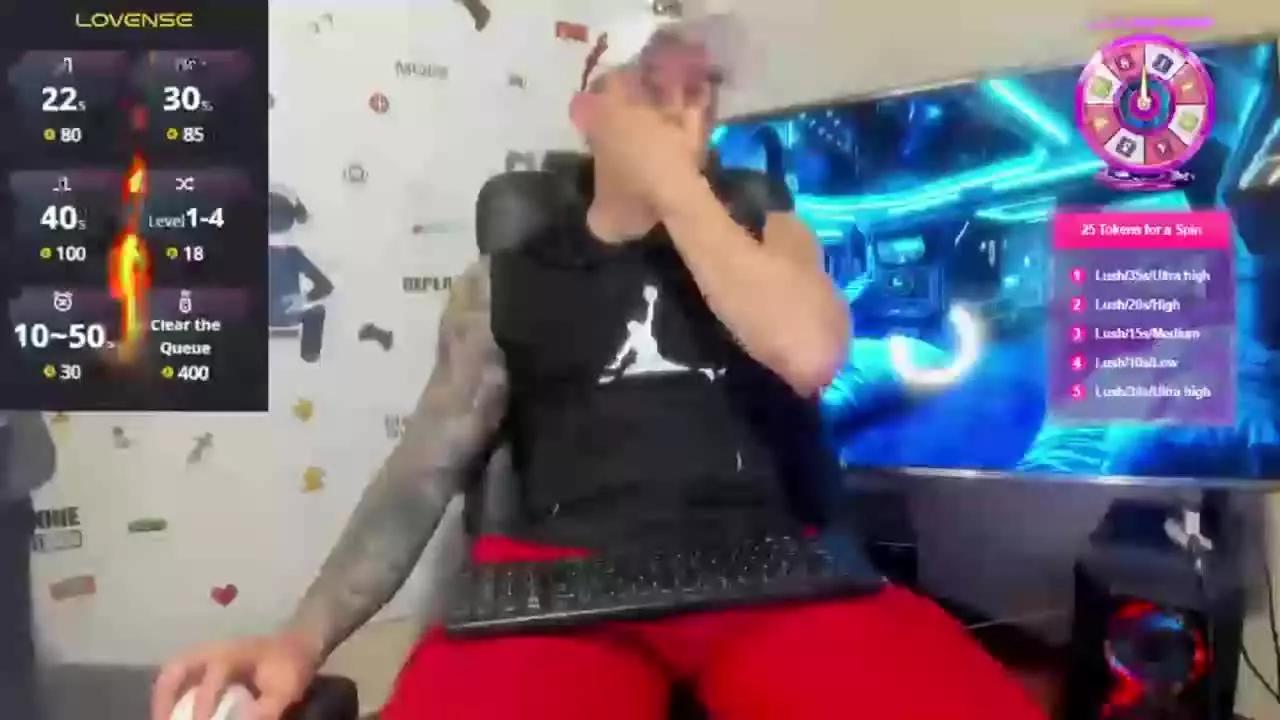 roomnolimitss on Streamray 