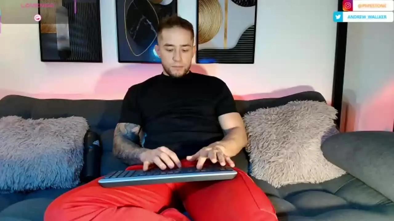 roomnolimitss on Streamray 