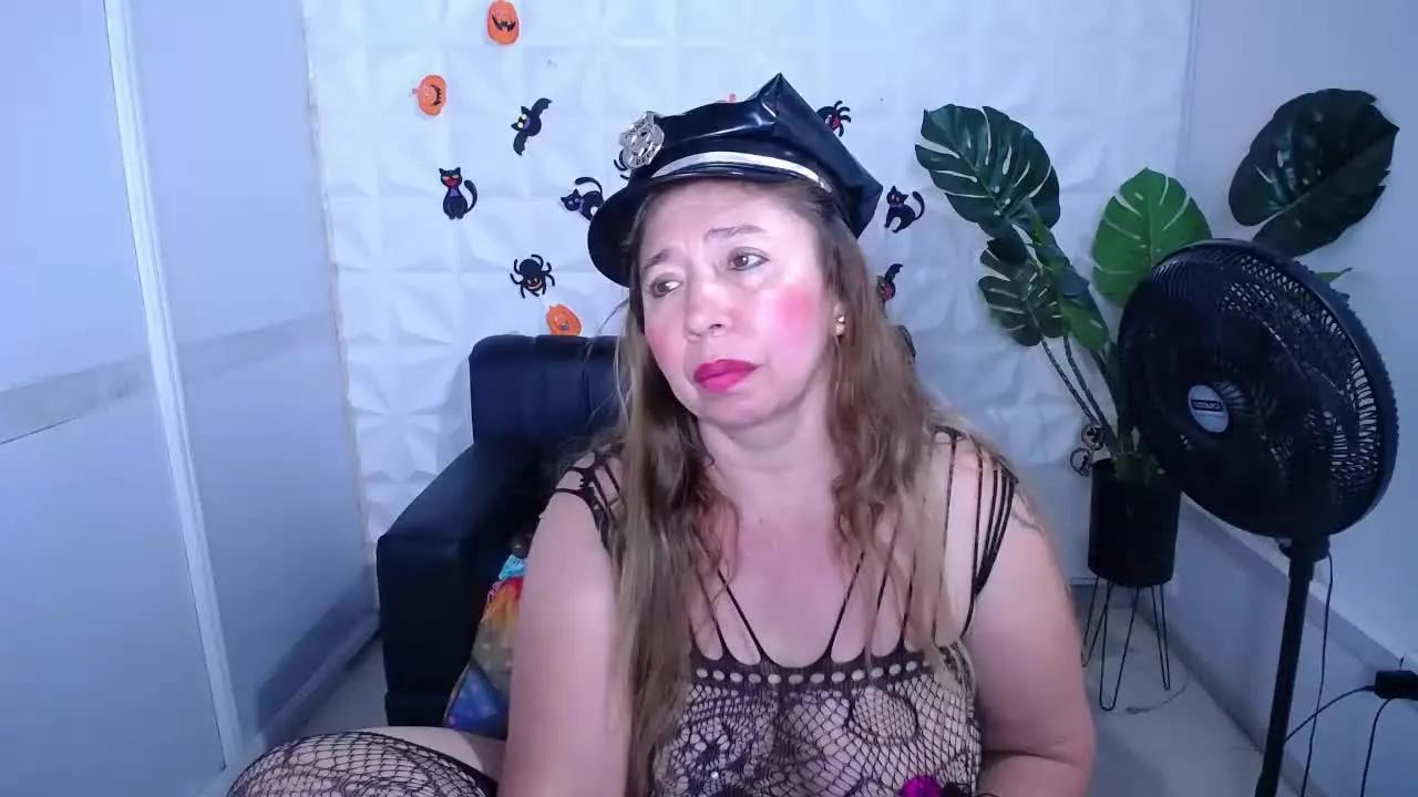 Offline ValentinaMature on Streamray