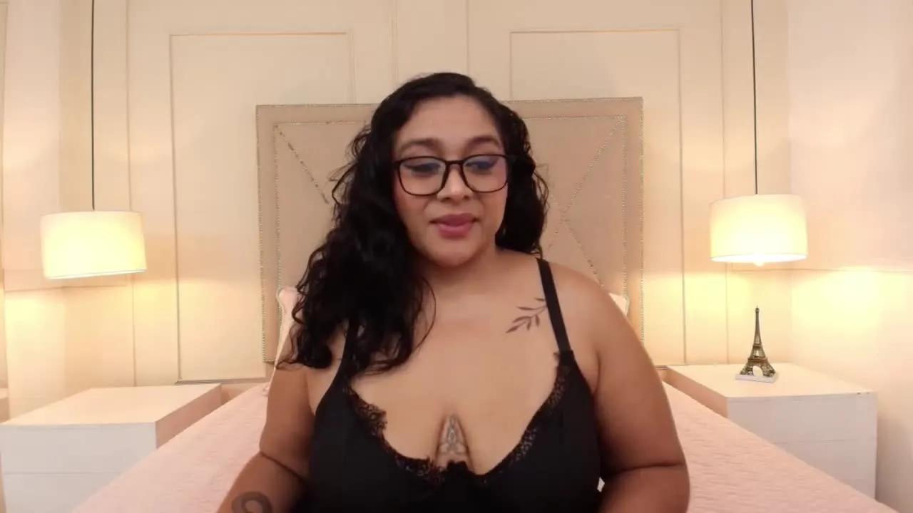 Offline ViickyLee on Streamray