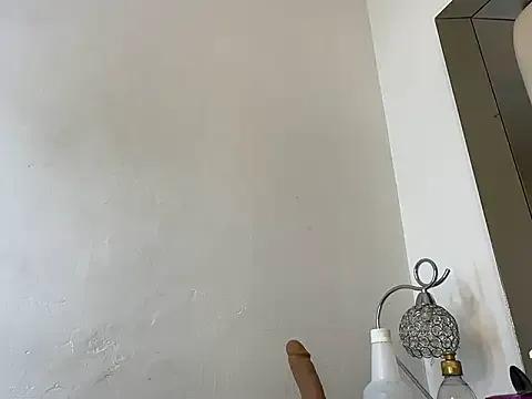 ADAHIIA_THOOMPSOM_ on StripChat 