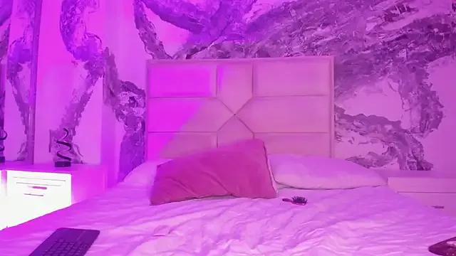 AriannaRouxx on StripChat 