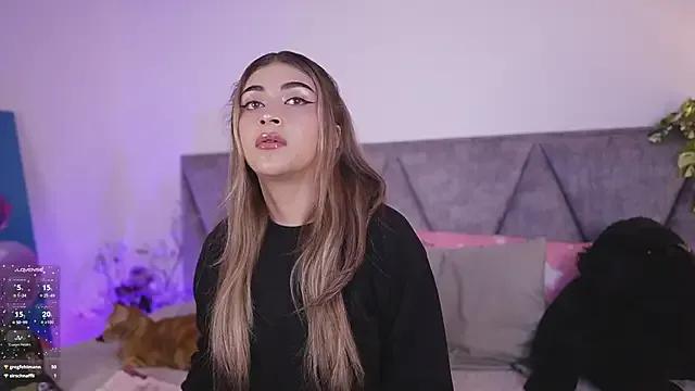 babesamanta — Show boobs + oil tease