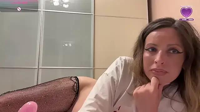 bella_lun on StripChat