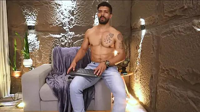 DannSaenz on StripChat 