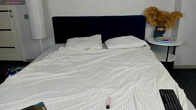 Esme_Runn on StripChat 