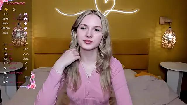 EvelineAmore on StripChat 