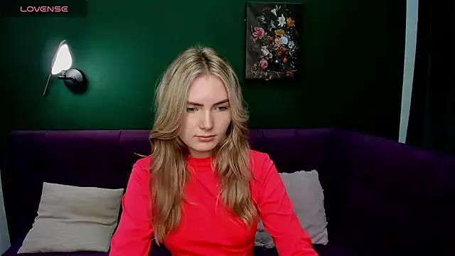 EvelineAmore on StripChat 