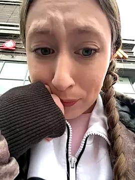 FroggyAnna from StripChat