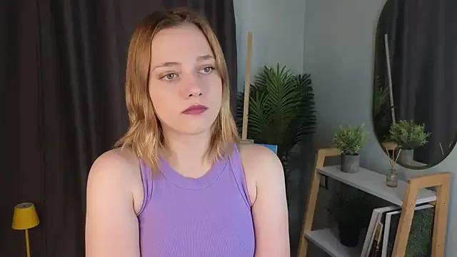 Freechat HollieCollelo on StripChat