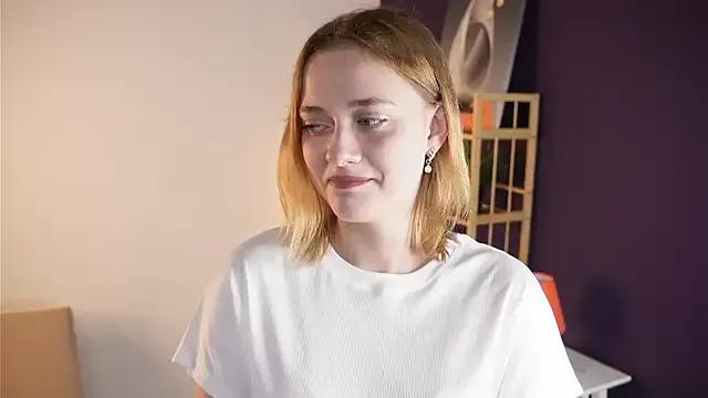 Freechat HollieCollelo on StripChat