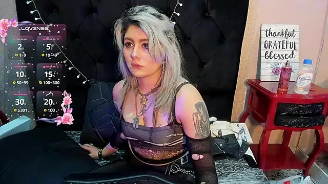 HollyWould__ on StripChat 
