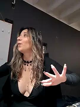 Checkout Isabella_Varella's delicious cam stream for immersive wildness Isabella_Varella from StripChat