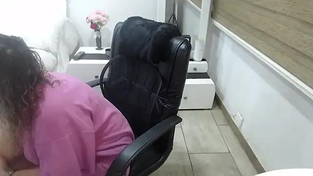 Freechat jesy_hot on StripChat