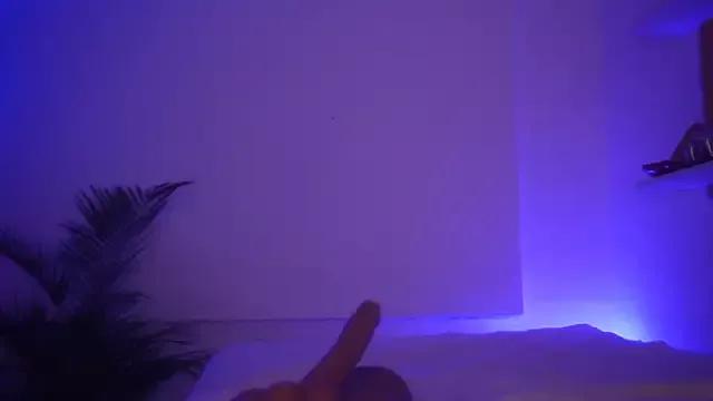 leslie_k on StripChat 